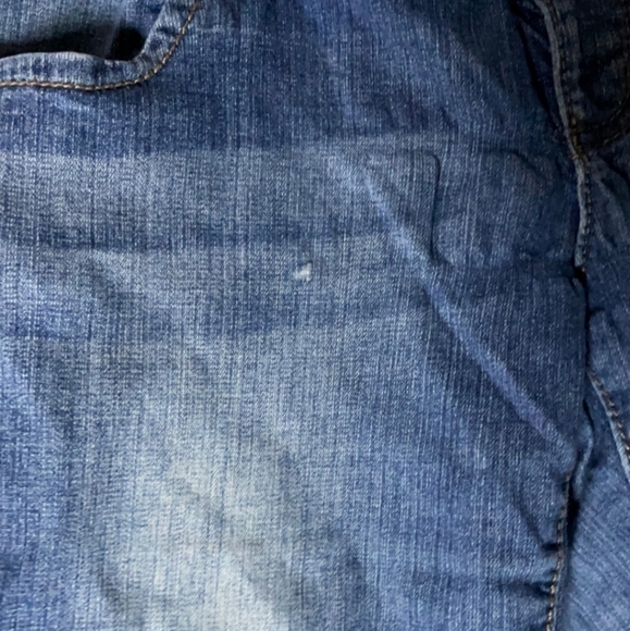 Medium Thyme Maternity Shorts - Picture 3 of 3